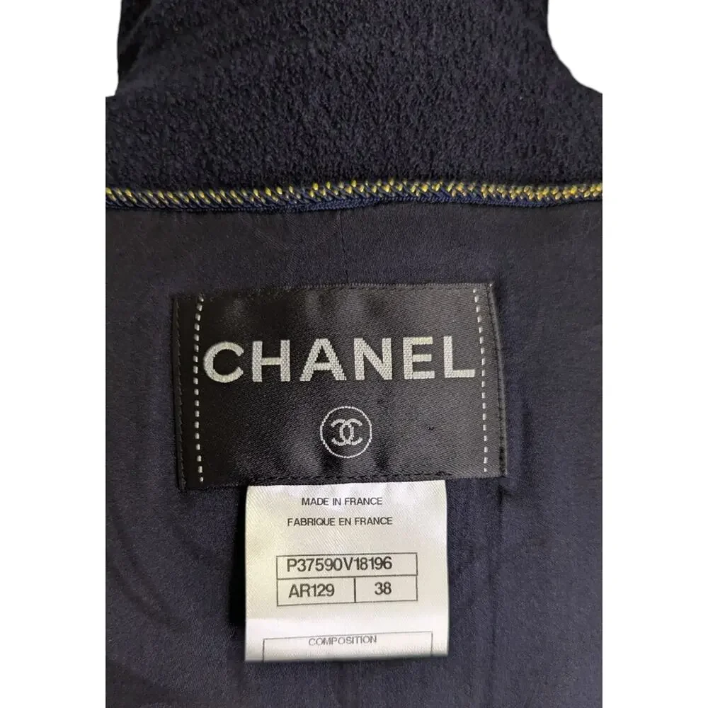 Chanel Cruise 2010 (10C) Jacket Navy Boucle Blazer Gold CC Buttons FR 38 US 6